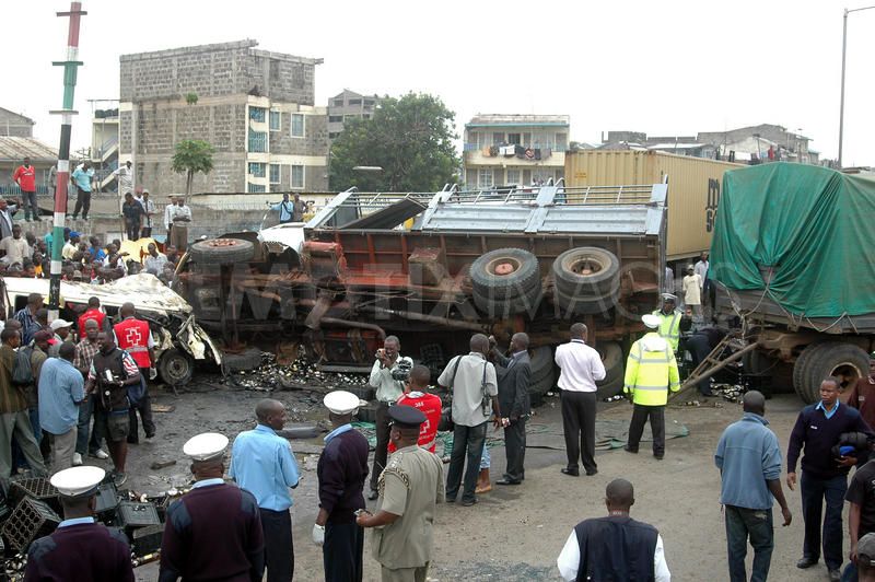 1267537788-road-traffic-accident-kills-four-in-kenya265329_265329