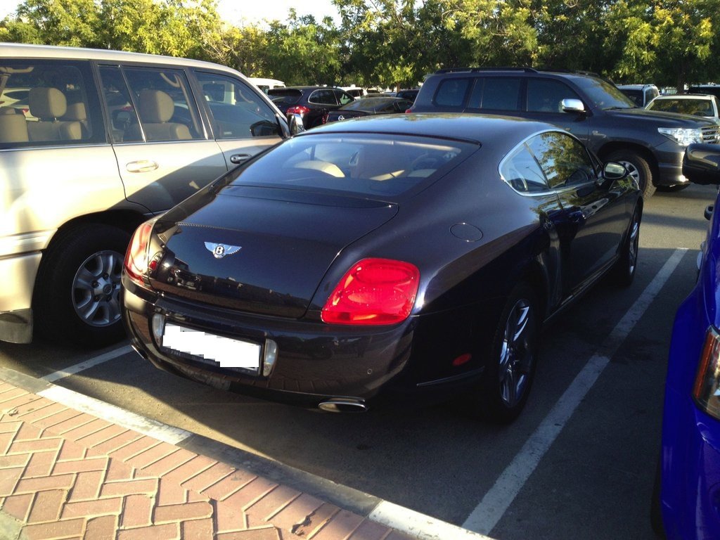 Another Continental GT, this time in black.