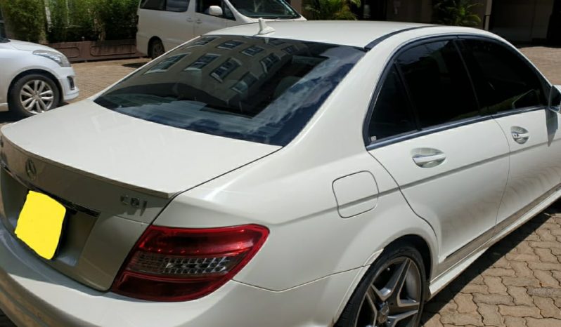 2011  Mercedes Benz C200 full